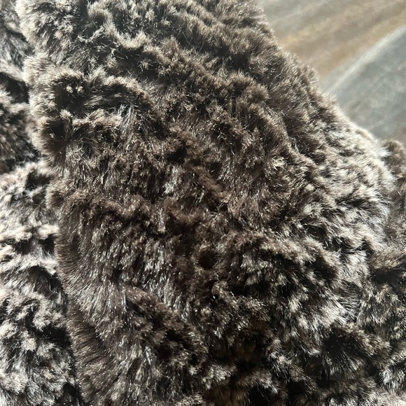 ANTHROPOLOGIE Plaid and Brown Faux Fur Infinity Scarf Like New - Picture 11 of 13